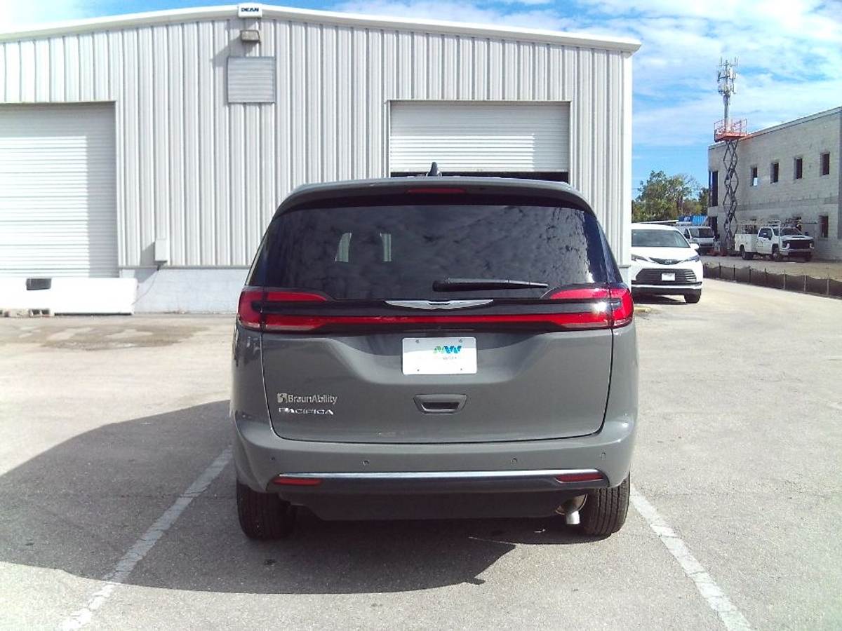 2025 CHRYSLER PACIFICA - Image 6