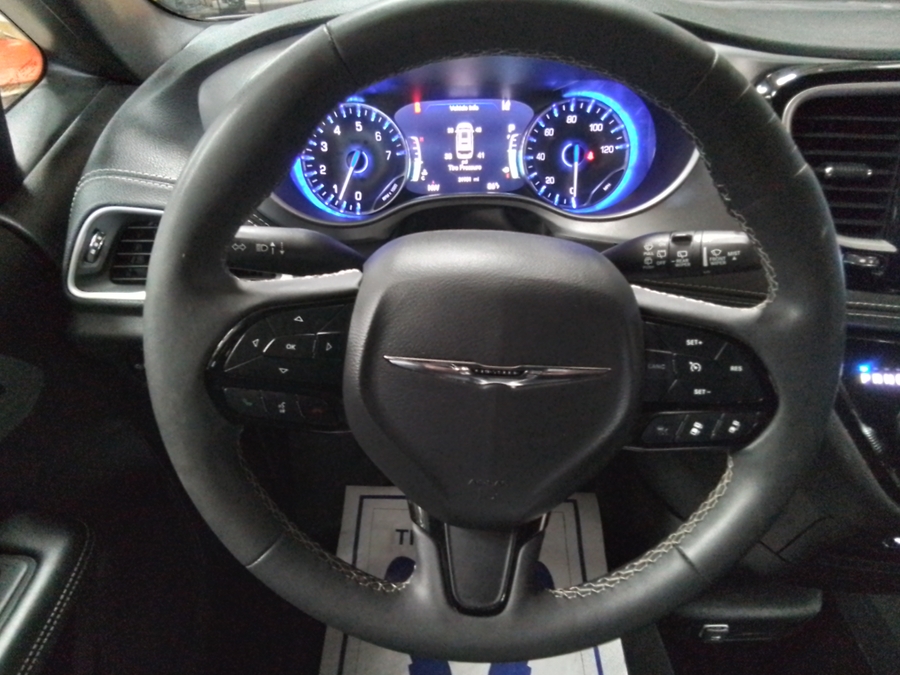 2023 Chrysler Pacifica Touring L - Photo 11