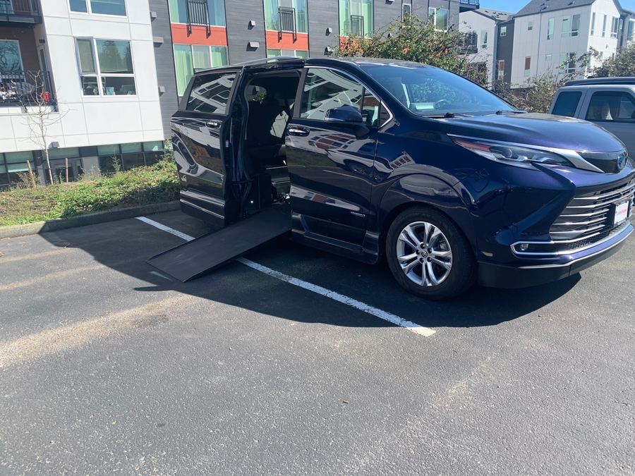 Used 2021 Toyota Sienna Hybrid Platinum - VMI Side Entry Entry In Floor Automatic Ramp