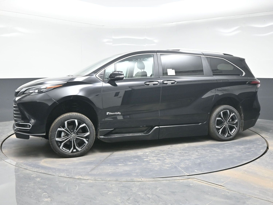 New 2025 Toyota Sienna Hybrid Platinum - BraunAbility Side Entry Entry In Floor Automatic Ramp