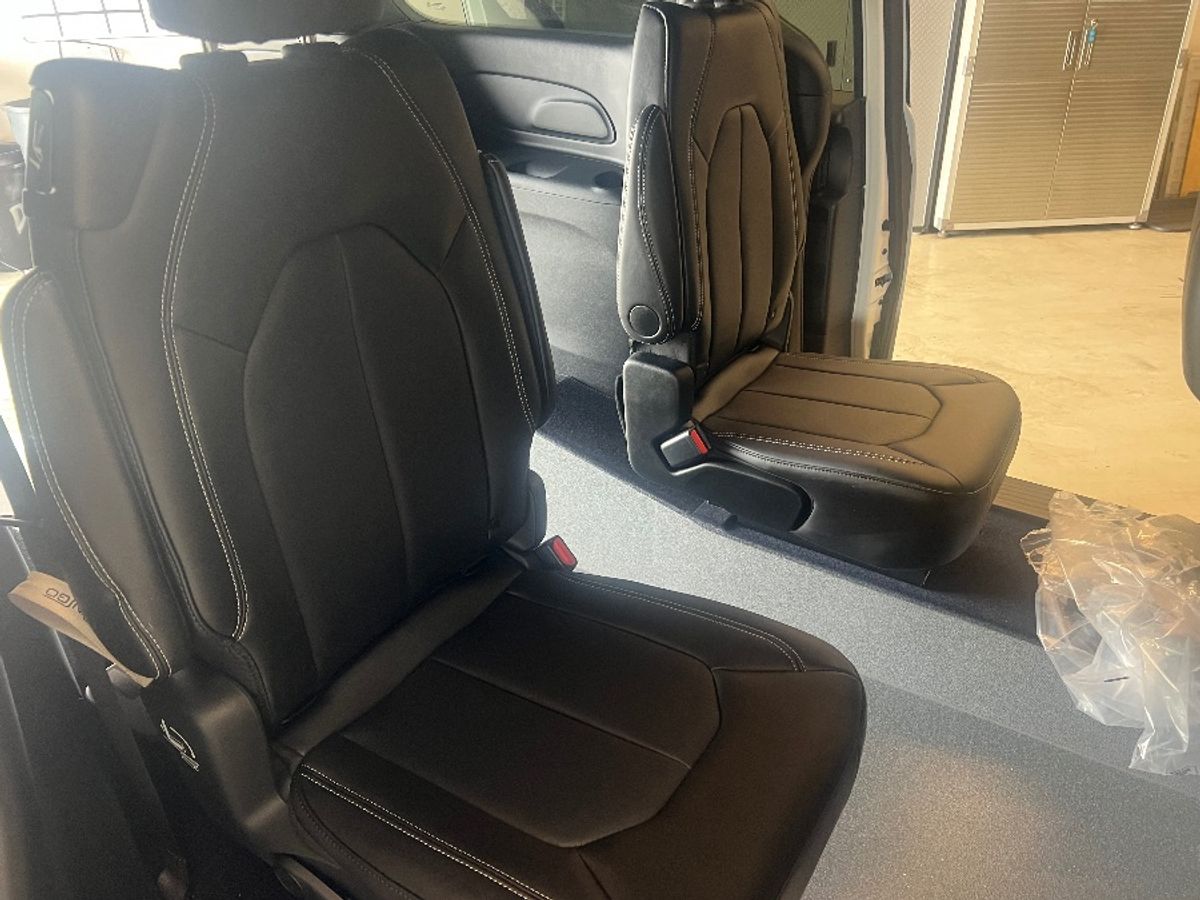 2025 CHRYSLER PACIFICA - Image 18