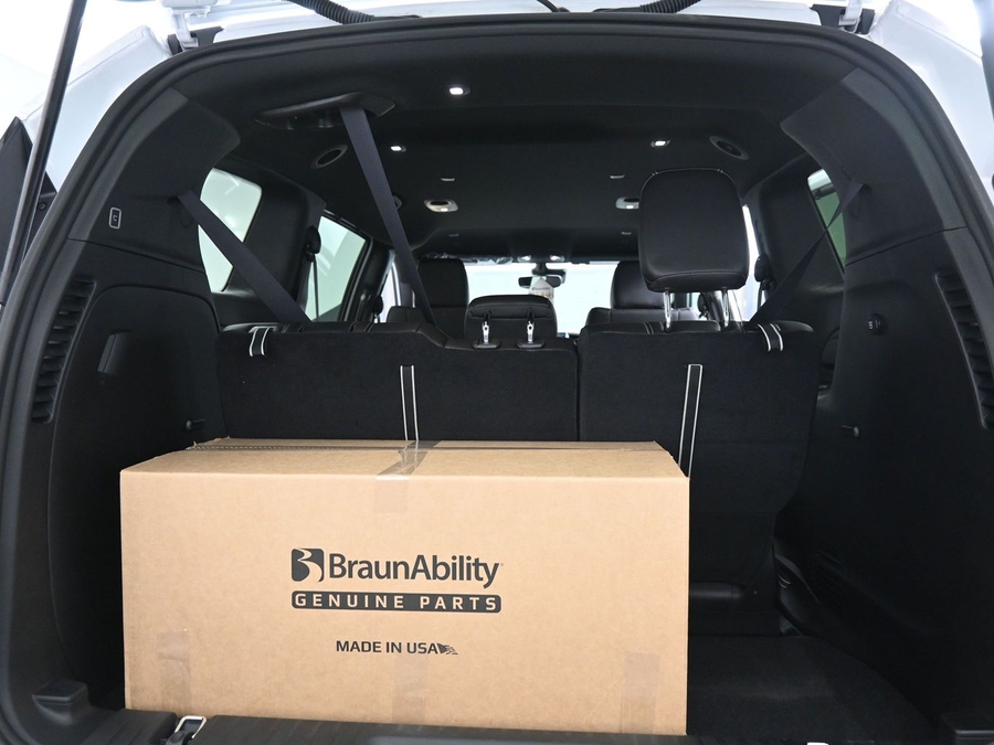 New 2026 Chrysler Pacifica Select Sport - BraunAbility Side Entry Fold Out Automatic Ramp