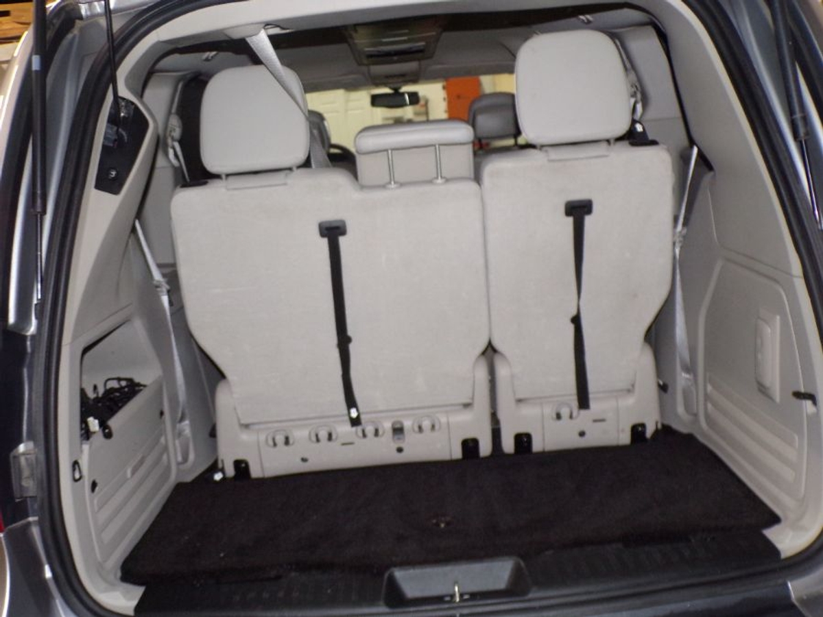 2013 CHRYSLER TOWN AND COUNTRY - Image 11