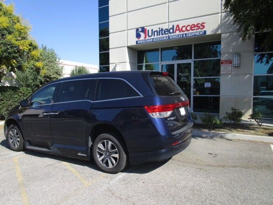 Used 2016 Honda Odyssey Touring - VMI Side Entry Entry In Floor Automatic Ramp
