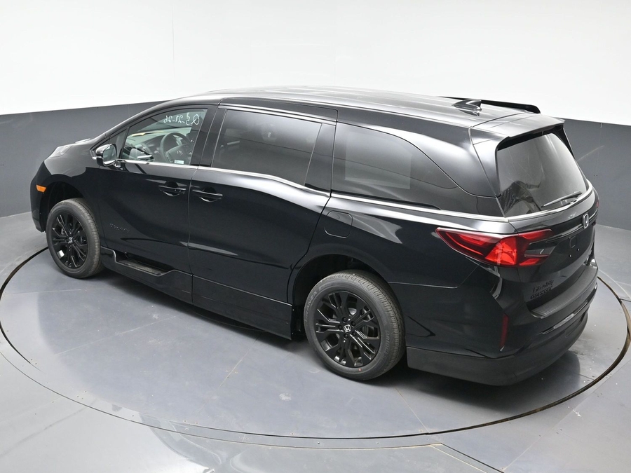 New 2026 Honda Odyssey Sport - BraunAbility Side Entry Entry In Floor Automatic Ramp