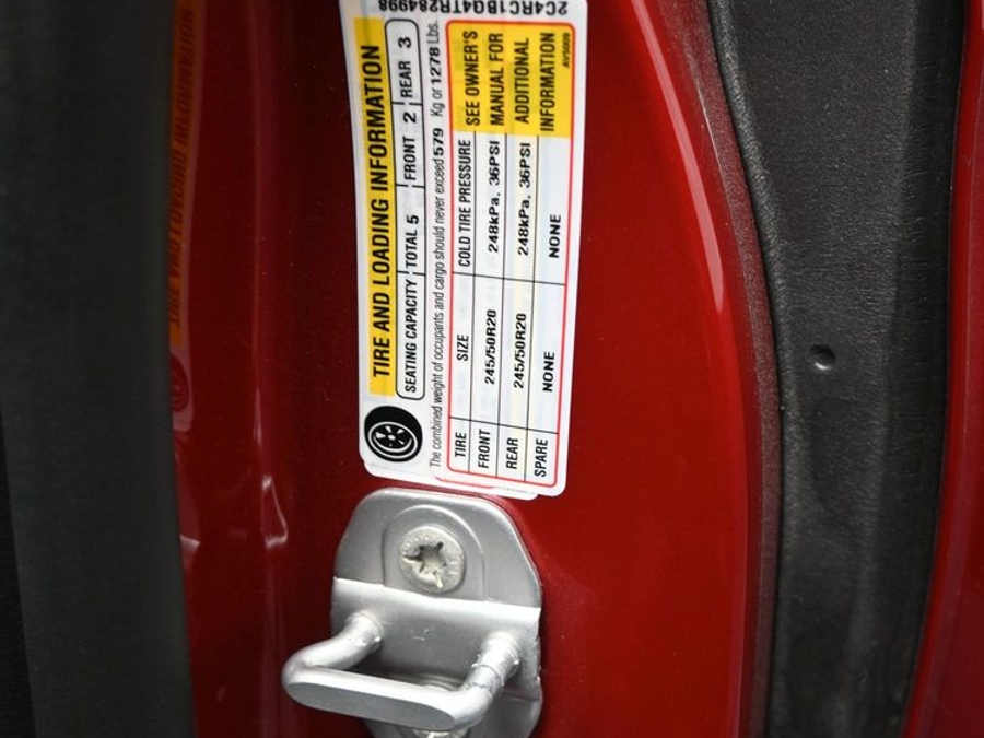 New 2026 Chrysler Pacifica Select Sport - BraunAbility Side Entry In Floor Automatic Ramp