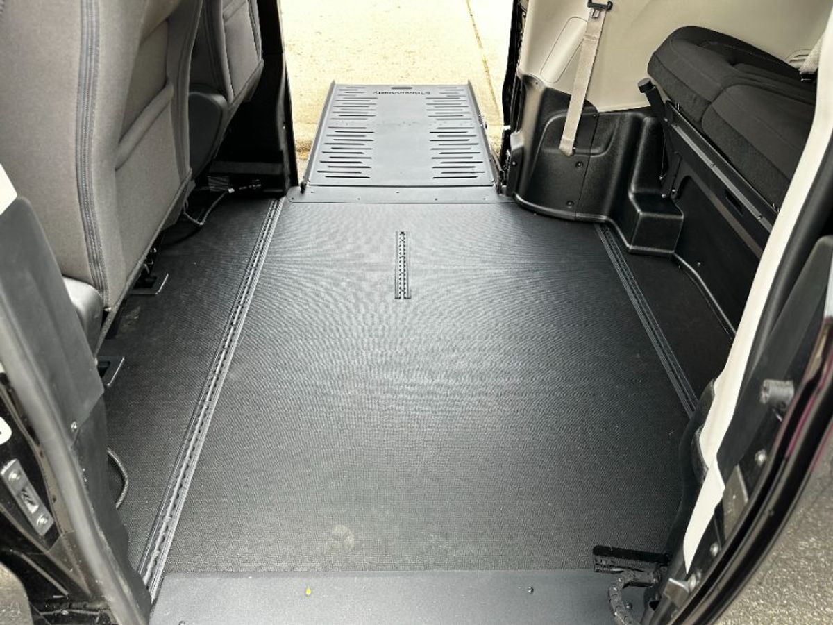 2023 CHRYSLER VOYAGER - Image 17