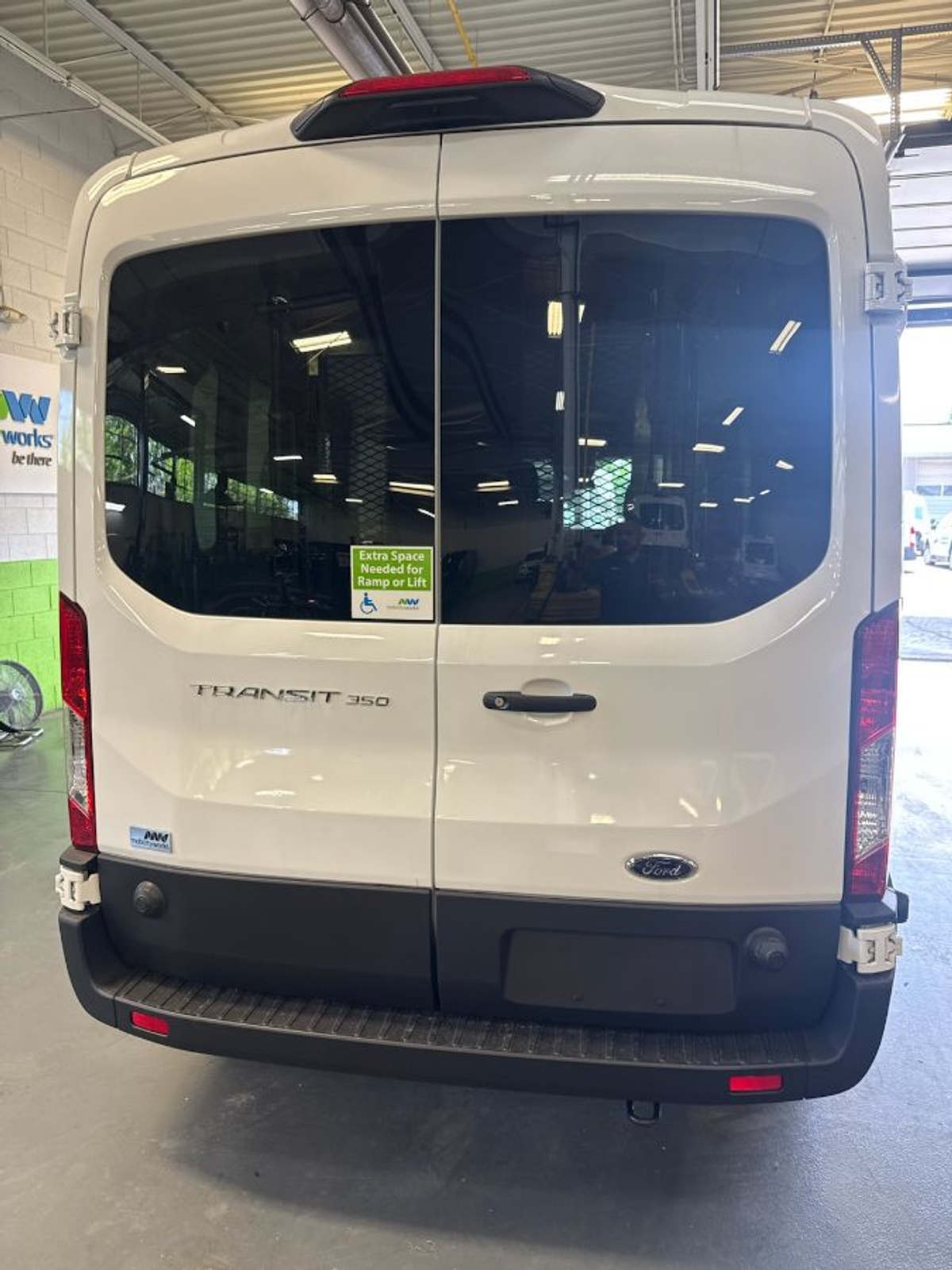 White Ford T350 image number 20