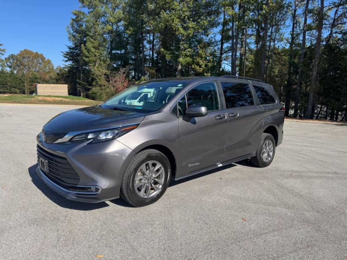 2024 TOYOTA SIENNA - Image 2