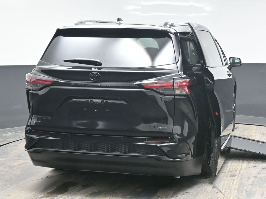 New 2026 Toyota Sienna Hybrid XSE Sport - BraunAbility Side Entry In Floor Automatic Ramp