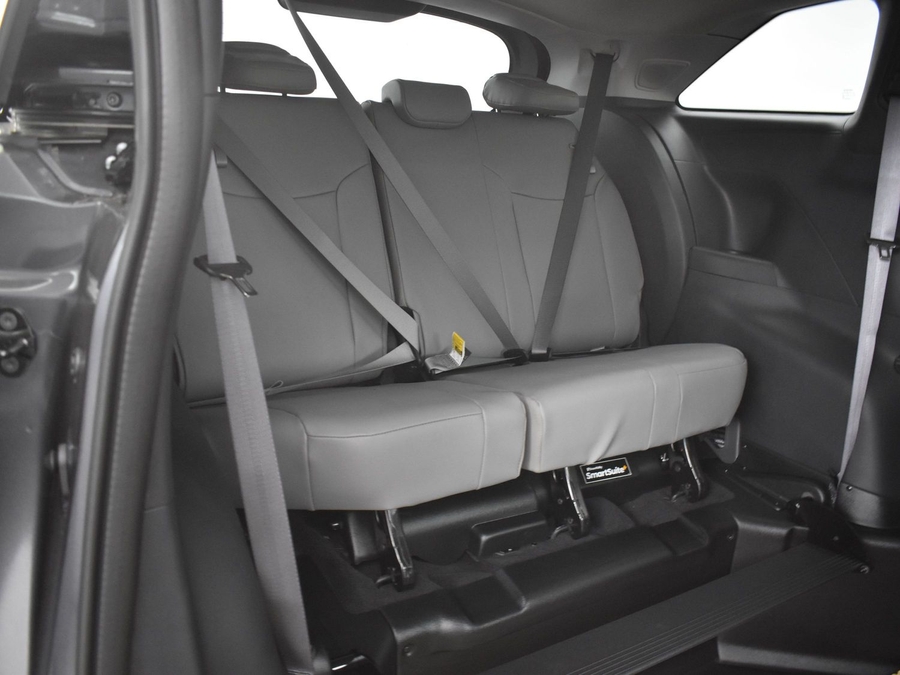 New 2025 Toyota Sienna Hybrid XLE Plus - BraunAbility Side Entry Entry In Floor Automatic Ramp