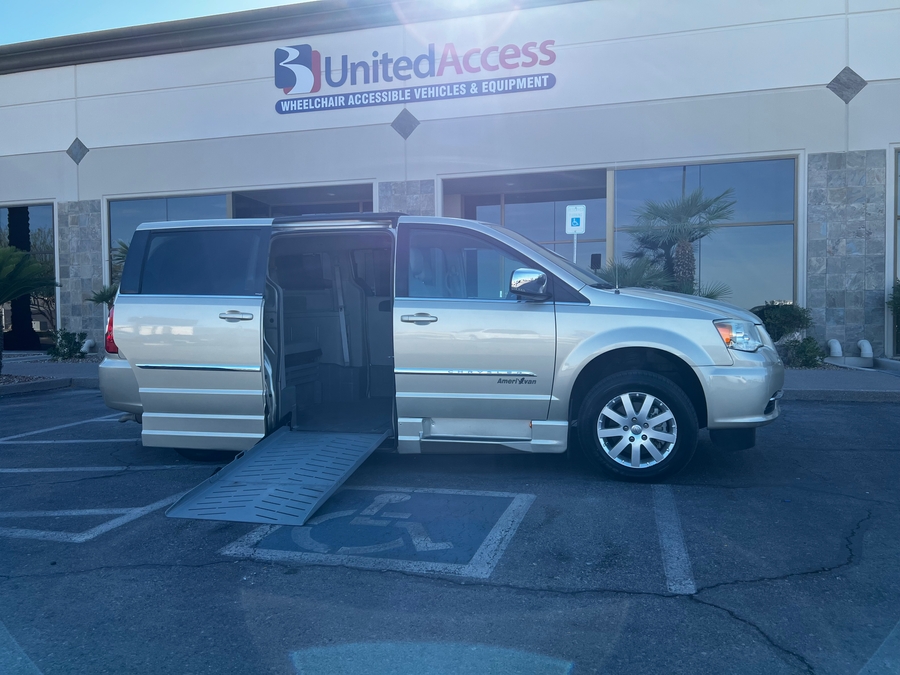 2012 Chrysler Town & Country Touring-L