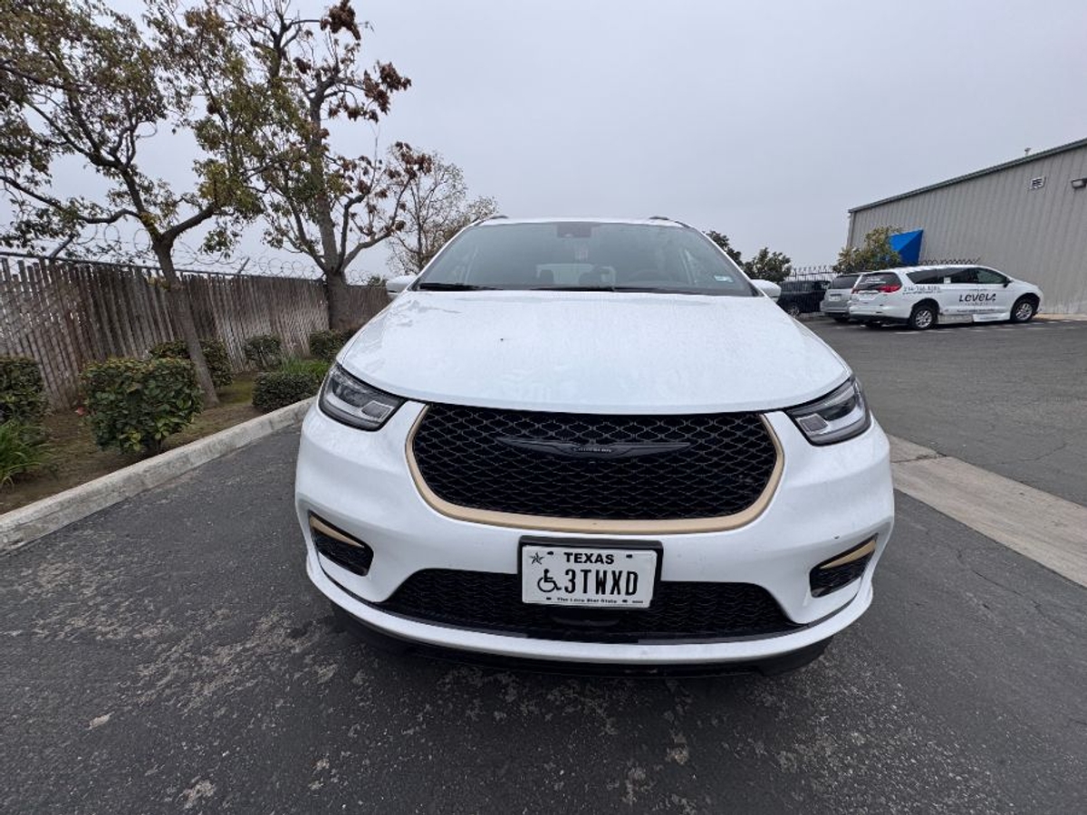 2022 CHRYSLER PACIFICA - Image 2