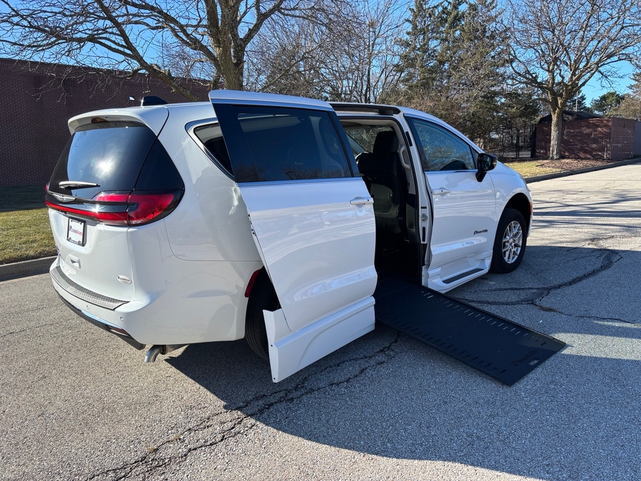 Used 2024 Chrysler Pacifica Touring L - BraunAbility Side Entry Entry In Floor Automatic Ramp
