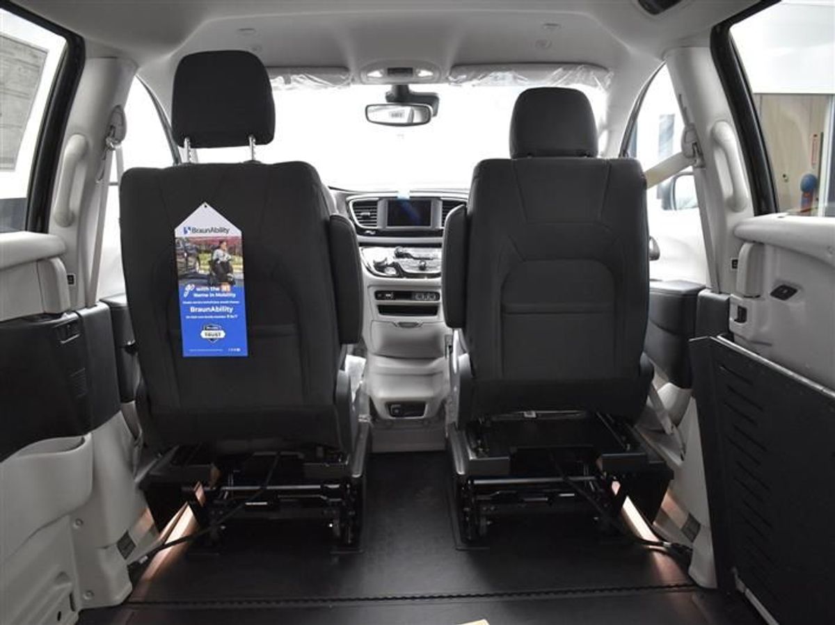 2023 CHRYSLER VOYAGER - Image 24