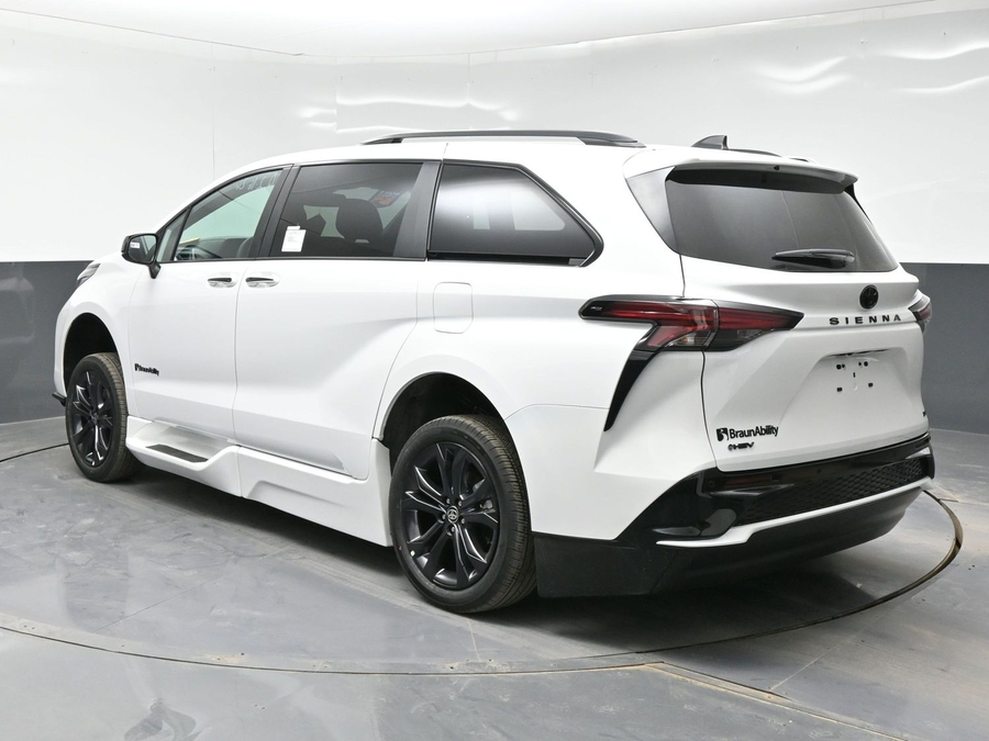 New 2026 Toyota Sienna Hybrid XSE Sport - BraunAbility Side Entry Fold Out Automatic Ramp