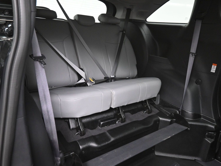 Black Toyota Sienna image number 16