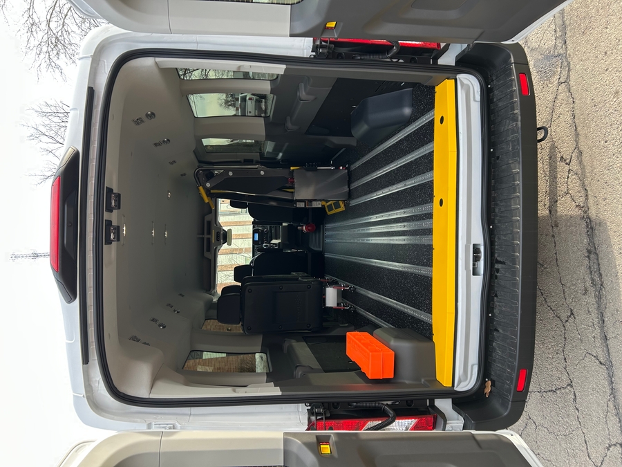 White Ford T350 image number 2