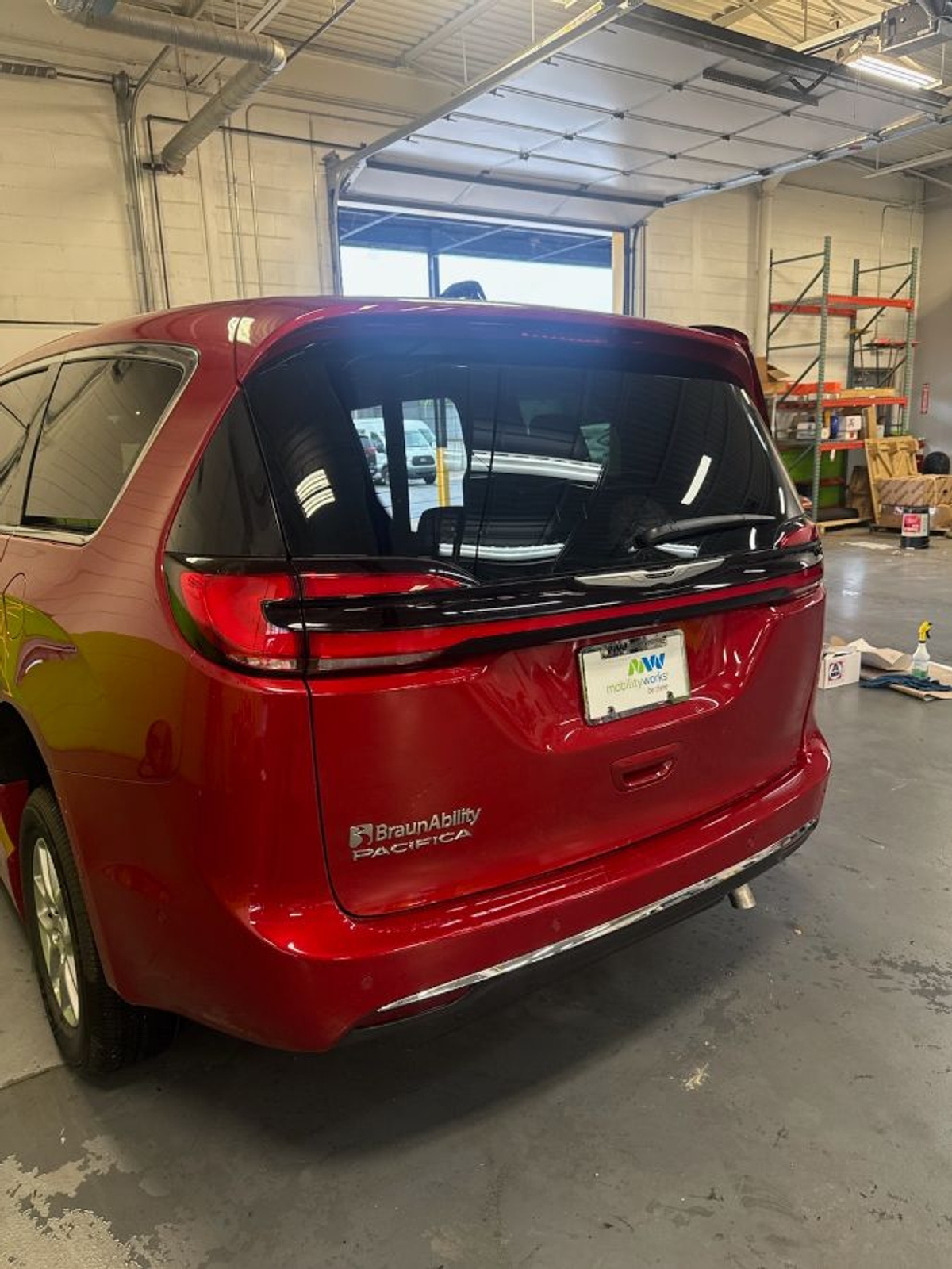 2025 CHRYSLER PACIFICA - Image 4