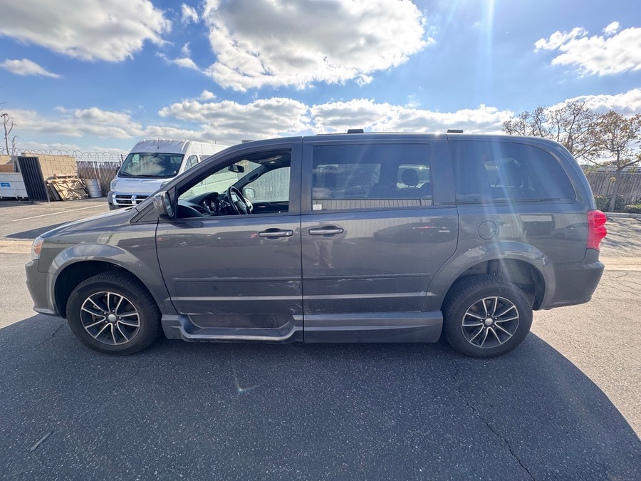 2016 DODGE GRAND CARAVAN - Image 2
