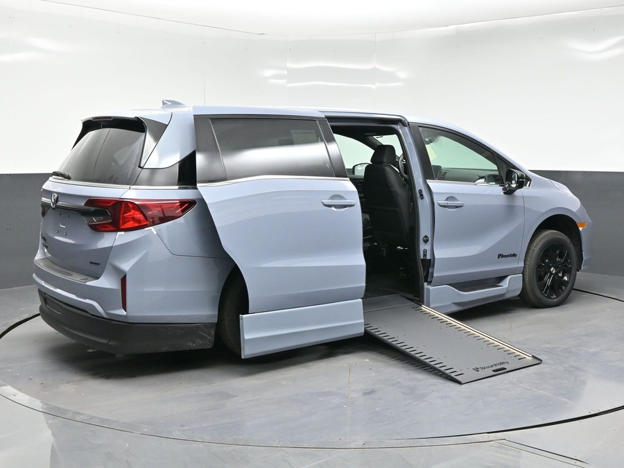 New 2026 Honda Odyssey Sport - BraunAbility Side Entry In Floor Automatic Ramp