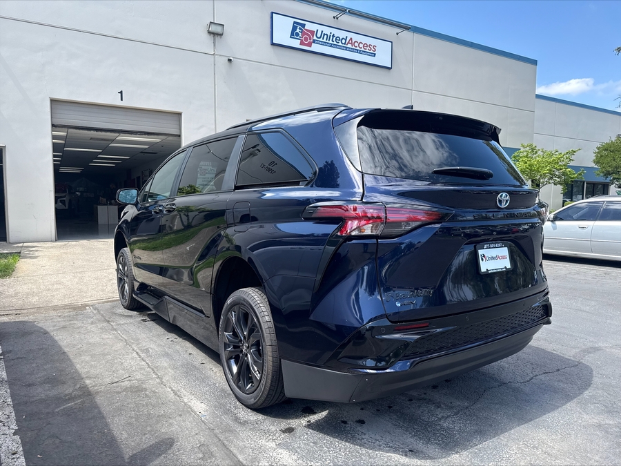 Used 2025 Toyota Sienna Hybrid XSE - BraunAbility Side Entry Entry Fold Out Automatic Ramp