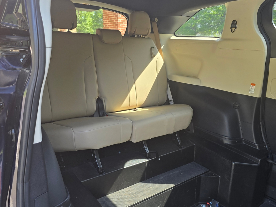 2021 Toyota Sienna XLE - Photo 16