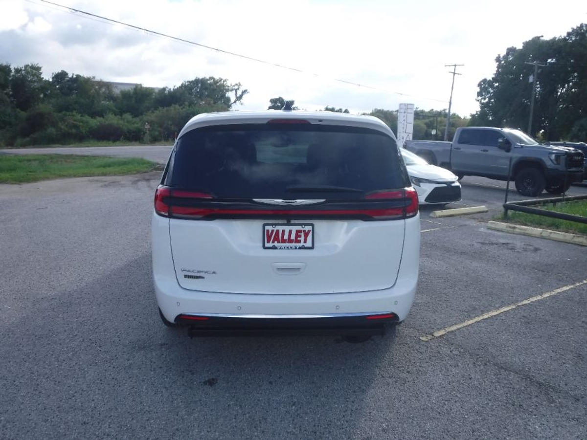 2026 CHRYSLER PACIFICA - Image 8