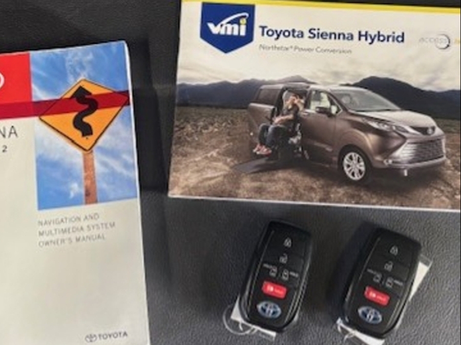 Used 2022 Toyota Sienna Hybrid LE - VMI Side Entry Entry In Floor Automatic Ramp