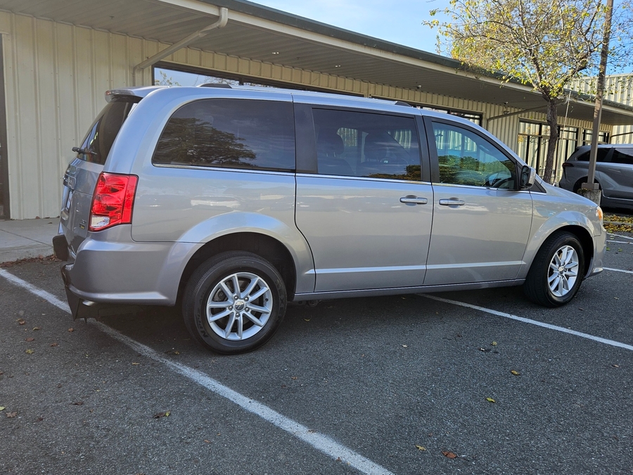 Used 2019 Dodge Grand Caravan SXT - International Mobility Rear Entry Entry Fold Out Manual Ramp