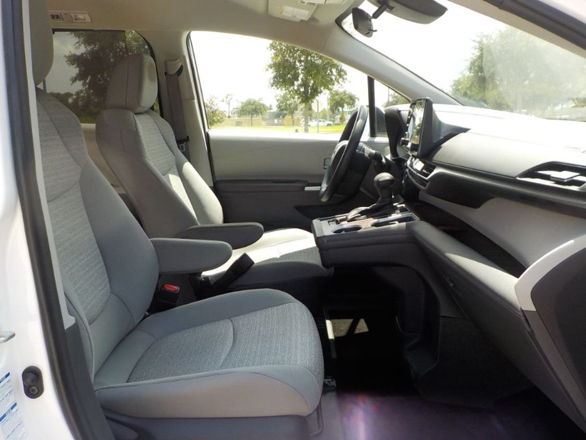 2022 TOYOTA SIENNA - Image 15