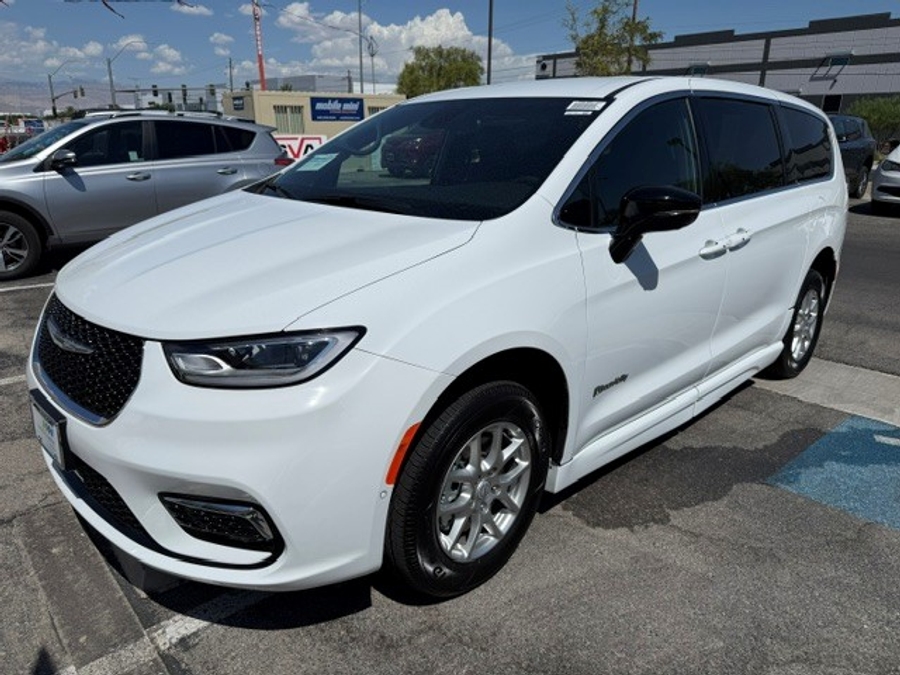 White Chrysler Pacifica image number 9