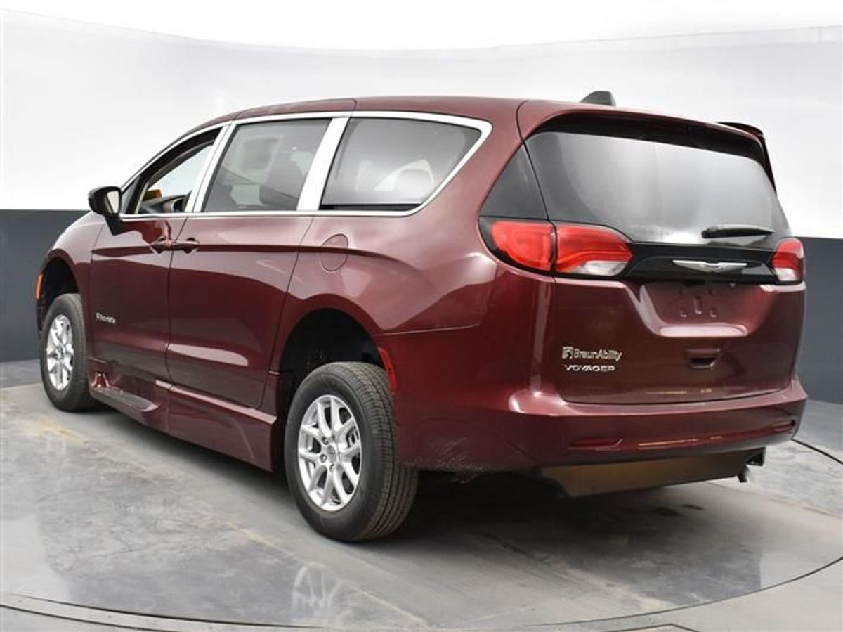 2023 CHRYSLER VOYAGER - Image 16