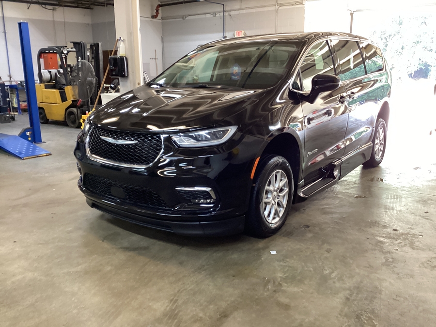 Número de imagen Chrysler Pacifica negro 10