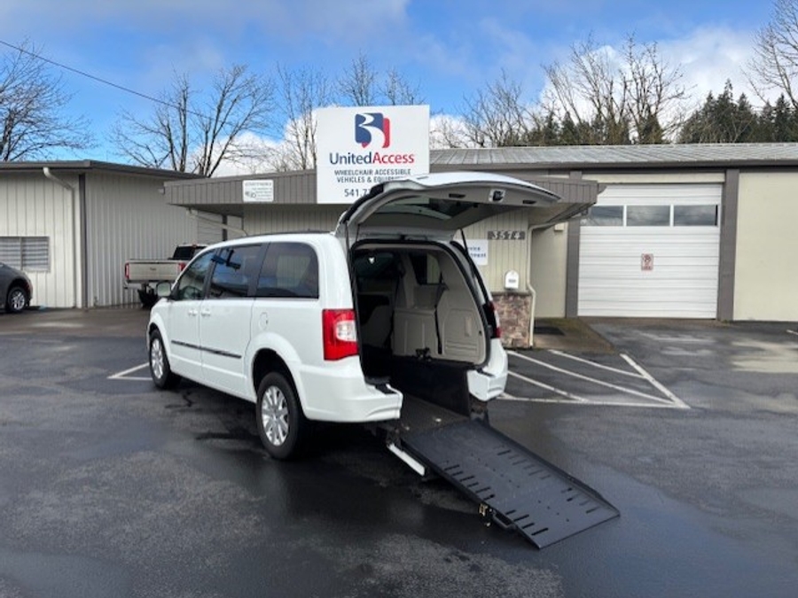Used 2014 Chrysler Town and Country Touring - AMS Rear Entry Entry Fold Out Manual Ramp