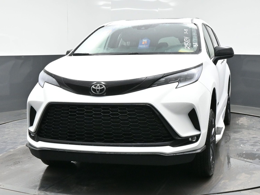 New 2026 Toyota Sienna Hybrid XSE Sport - BraunAbility Side Entry Entry Fold Out Automatic Ramp