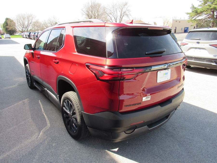Red Chevrolet Traverse image number 13