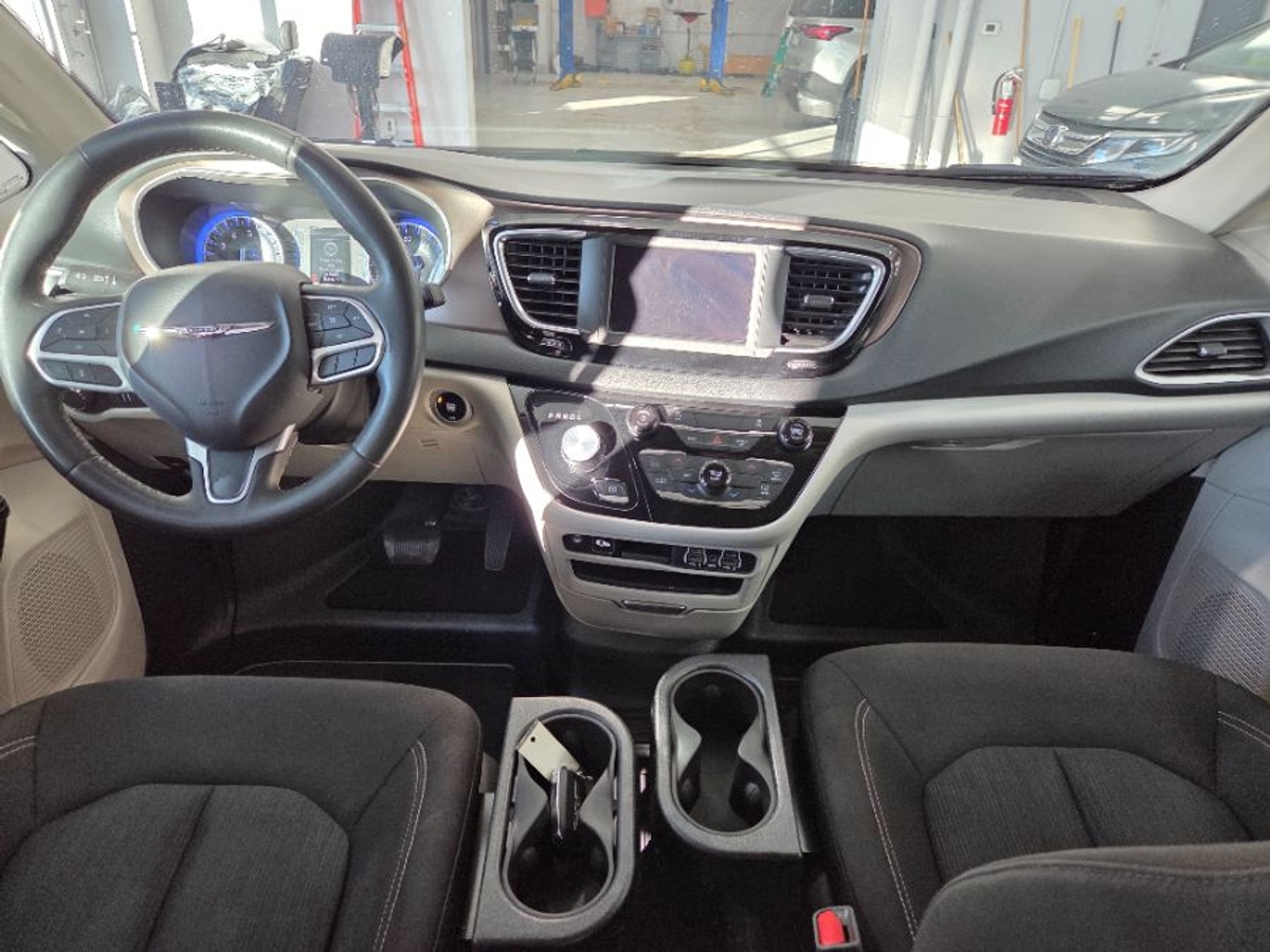 2023 CHRYSLER VOYAGER - Image 9