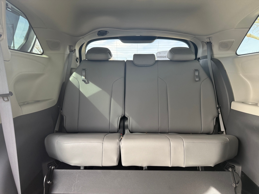 Used 2022 Toyota Sienna Hybrid XLE Plus - BraunAbility Side Entry Entry Fold Out Automatic Ramp