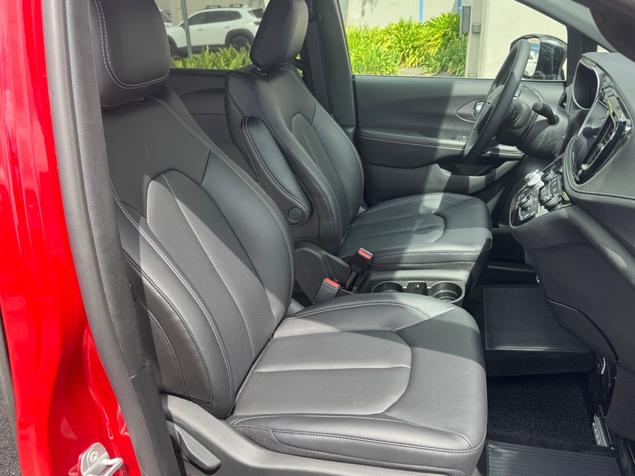 Red Chrysler Pacifica image number 15