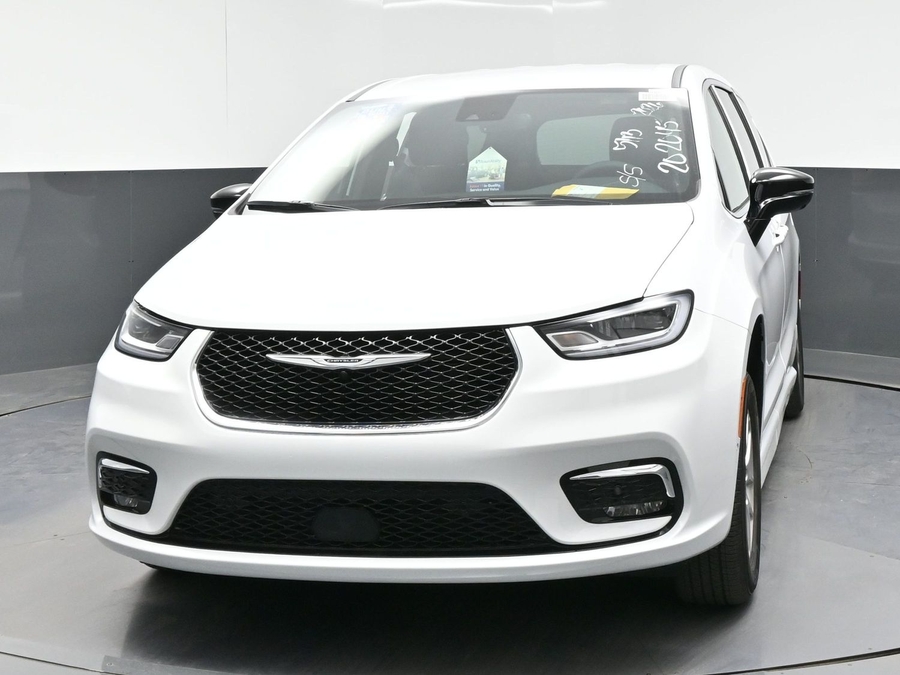 White Chrysler Pacifica image number 12