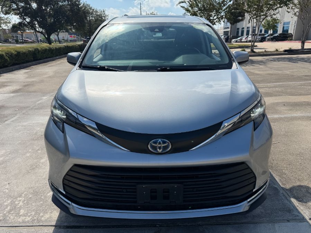 2024 TOYOTA SIENNA - Image 8