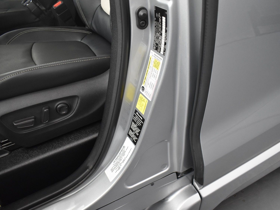 New 2025 Toyota Sienna Hybrid Platinum - BraunAbility Side Entry Entry In Floor Automatic Ramp