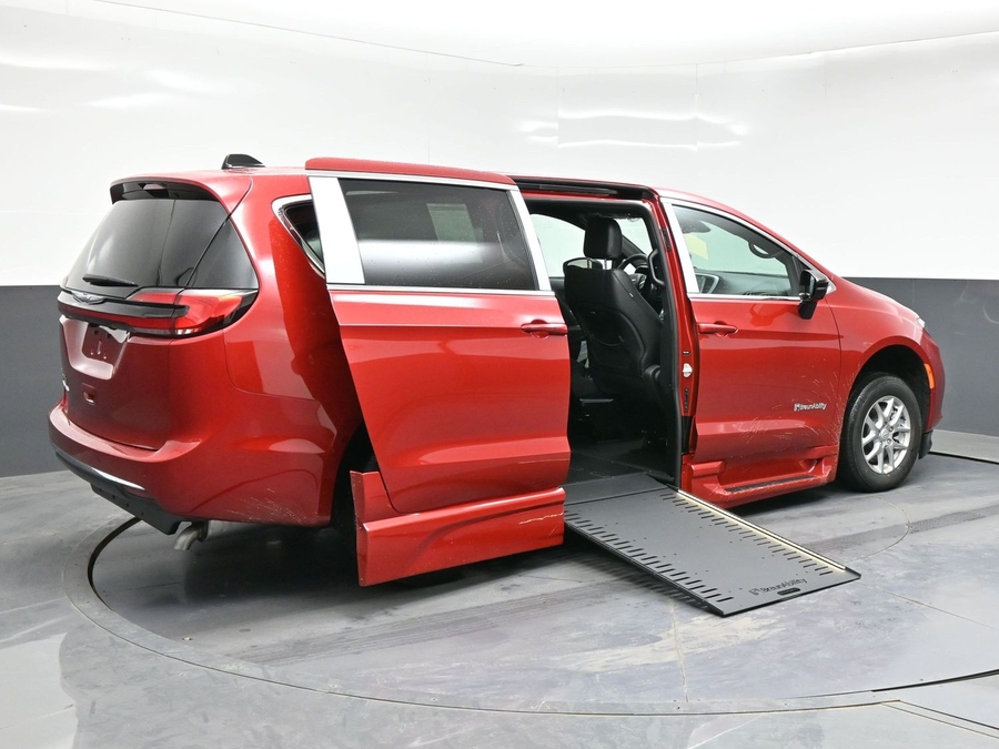 Red Chrysler Pacifica image number 3