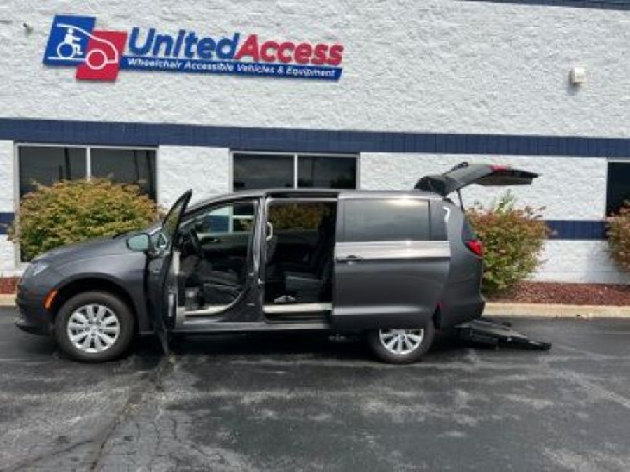 Used 2023 Chrysler Pacifica Touring L - FR Conversions Rear Entry Fold Out Manual Ramp