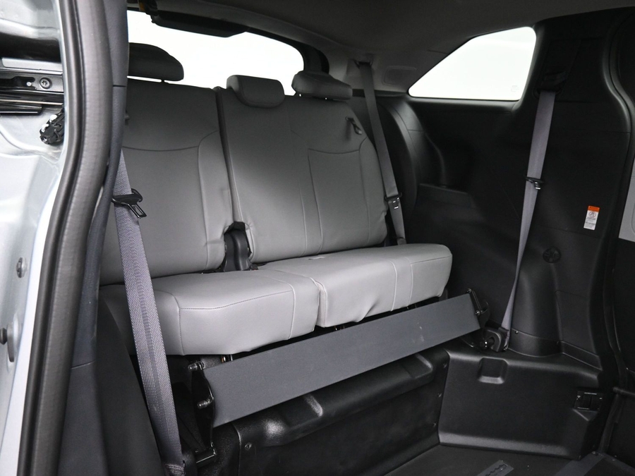 New 2025 Toyota Sienna Hybrid XLE Plus - BraunAbility Side Entry Entry In Floor Automatic Ramp