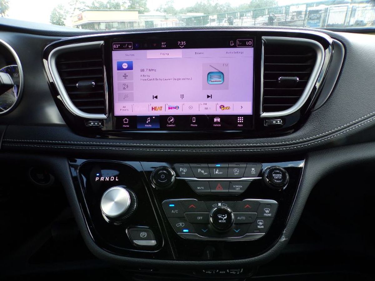 2025 CHRYSLER PACIFICA - Image 21