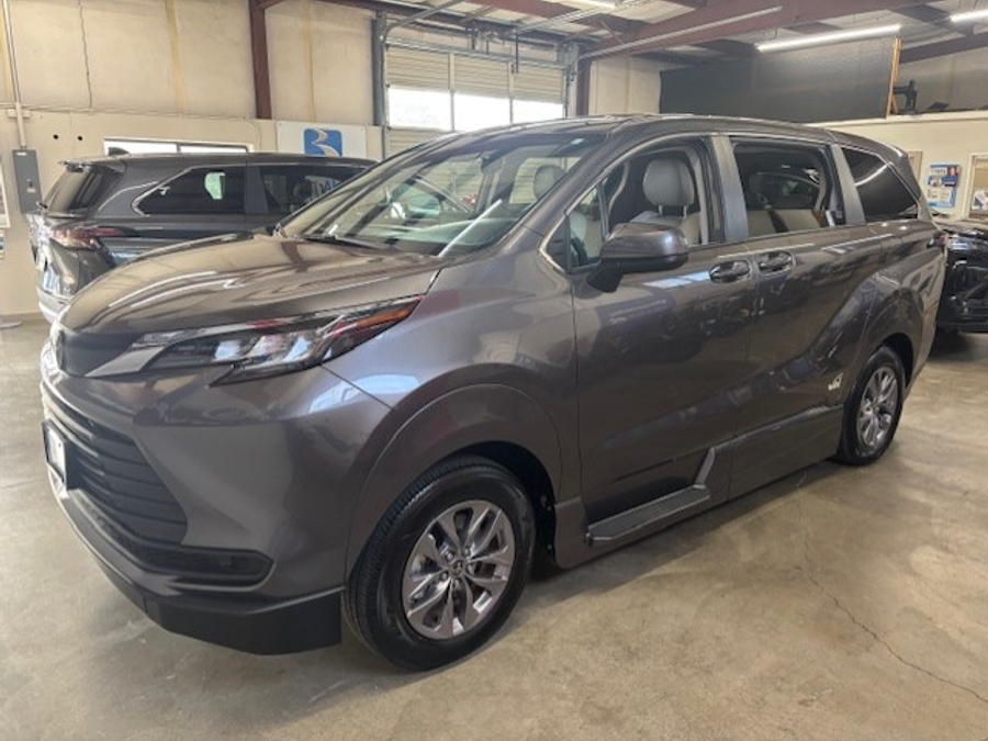 Used 2022 Toyota Sienna Hybrid LE - VMI Side Entry Entry In Floor Automatic Ramp