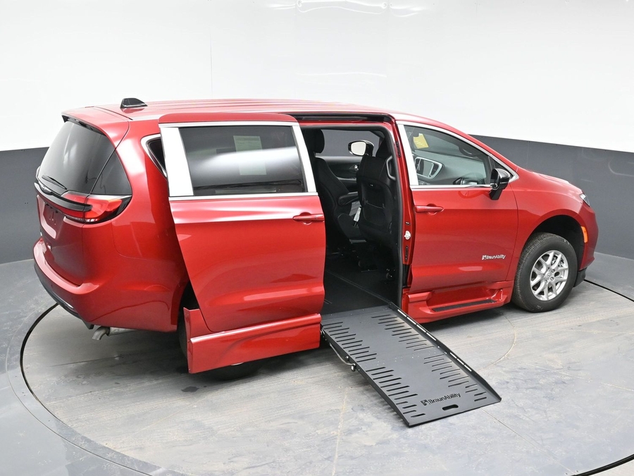 Red Chrysler Pacifica image number 7