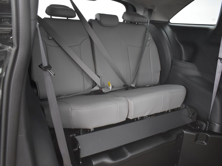 New 2025 Toyota Sienna Hybrid XLE Base - BraunAbility Side Entry Entry Fold Out Automatic Ramp